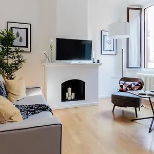 Joivy Lovely Flat For 5 Close To Sforzesco Castle Appartamento