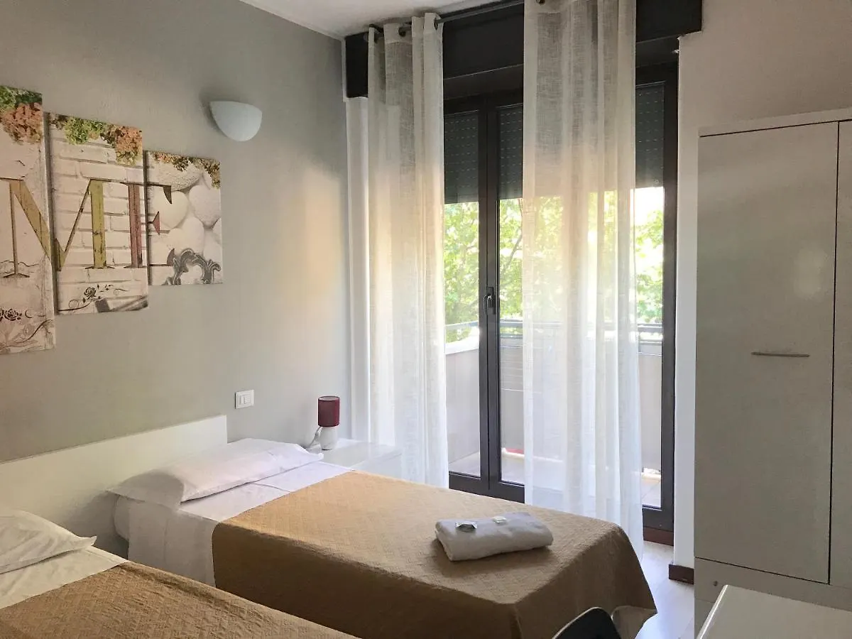 Guest House Brianza Room Milan 3*,