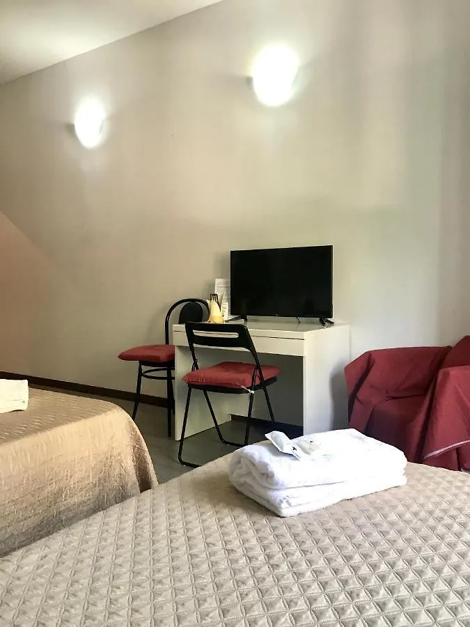 Guest House Brianza Room Milan 3*,  Italy